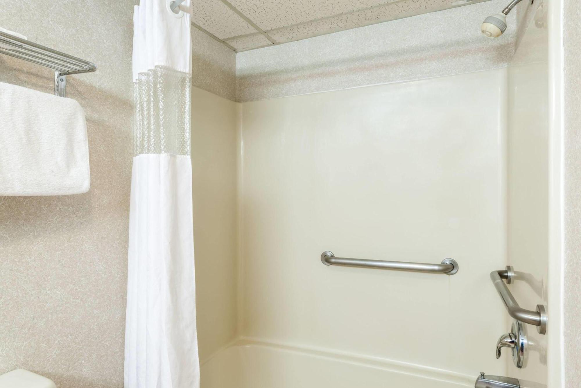Days Inn By Wyndham Vineland Exterior photo